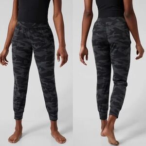 Athleta Salutation Camo Joggers